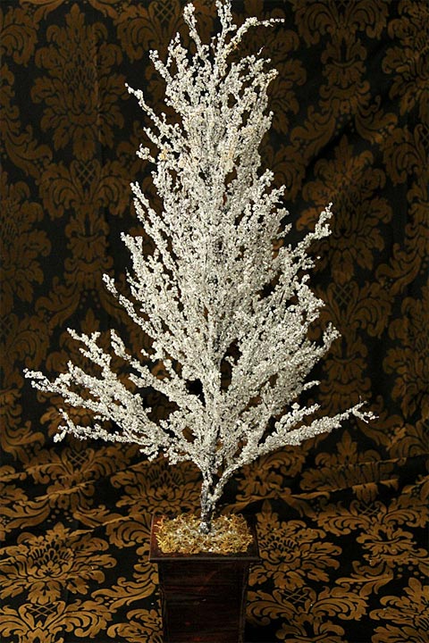 crystal-ice-tree-a-dazzling-centerpiece-for-christmas-holiday-decor