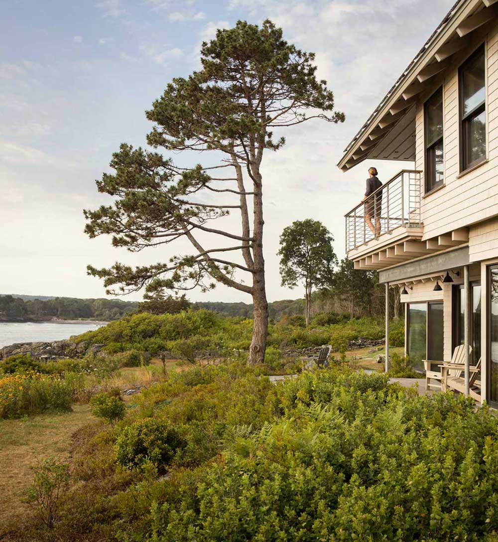 Charming Maine Coastal Home Design - Modern Classic Tranquility