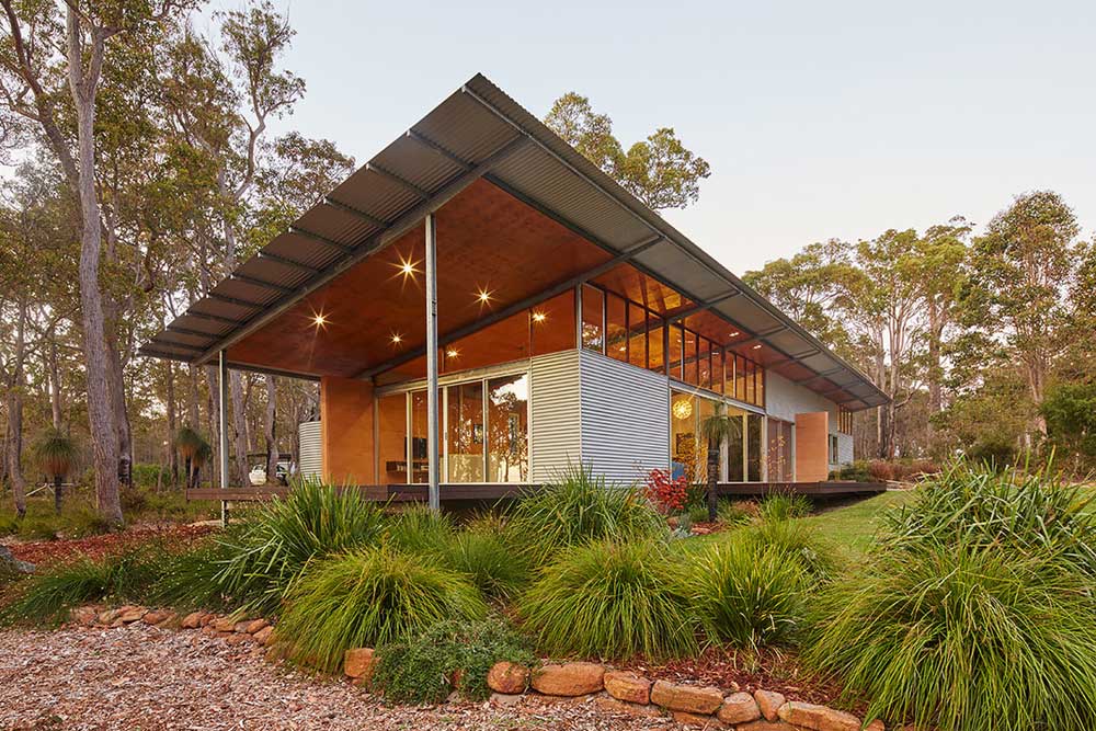 Modern Cabin Steel Frame Design in Australia's Bushland
