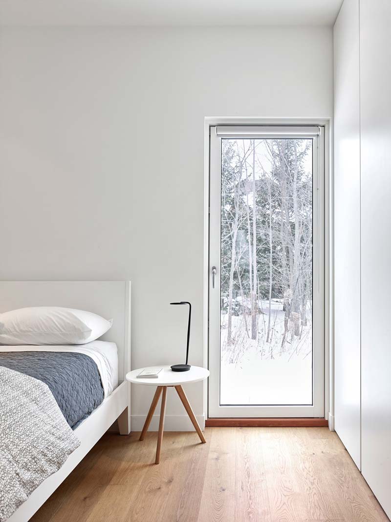 modern chalet design bedroom - Alta Chalet